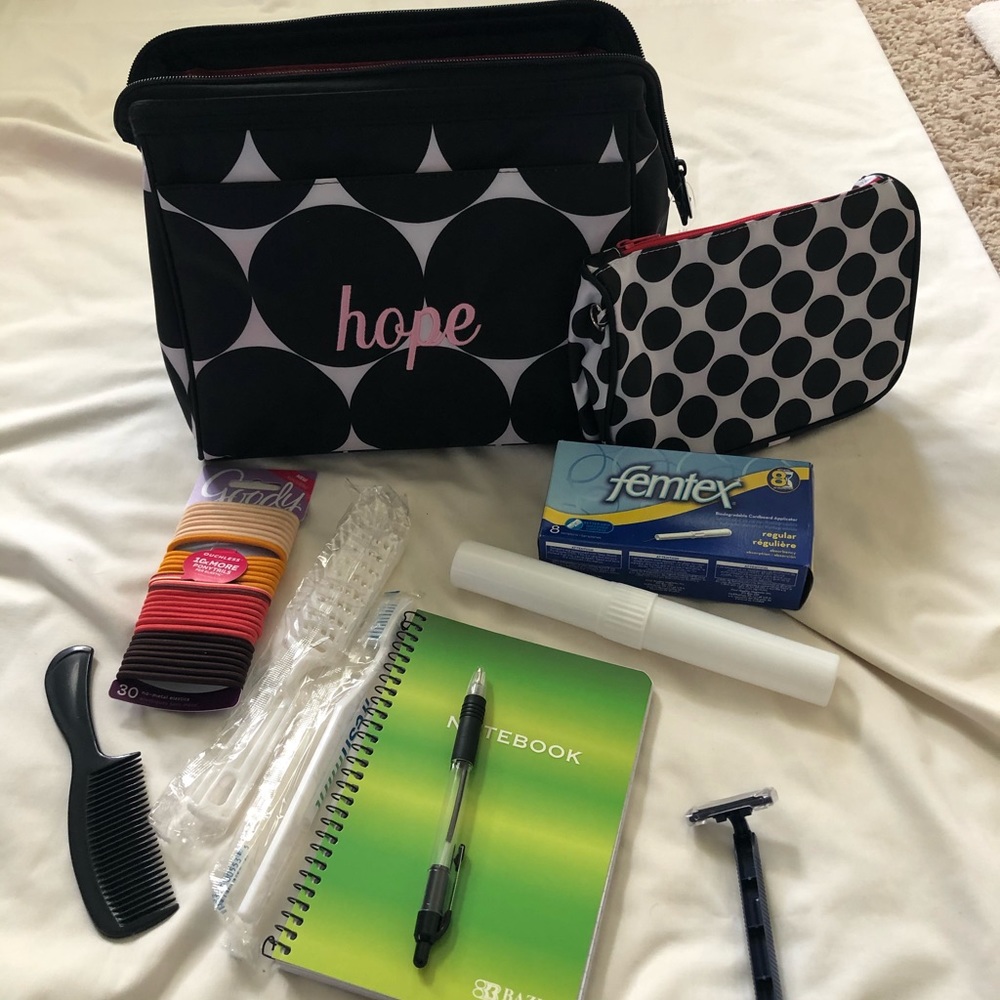 NWT THIRTY-ONE BRAND TRAVEL BAGS- FILLED